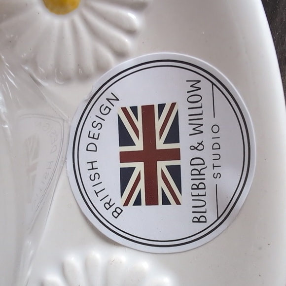 Daisy 🌼 Teacup and Saucer Set by Bluebird & Willow Studio - Picture 4 of 6